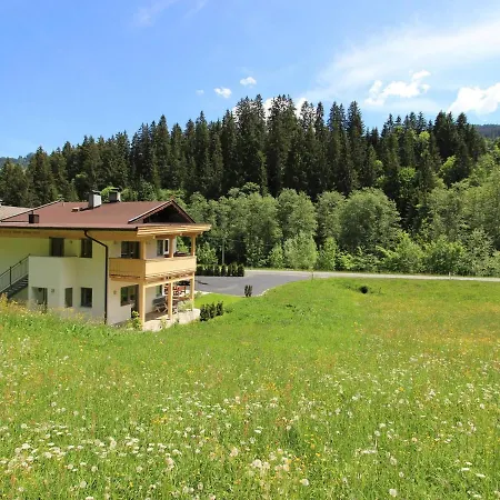 Picturesque Holiday With Terrace In Kirchberg Сasa de vacaciones Kirchberg in Tirol